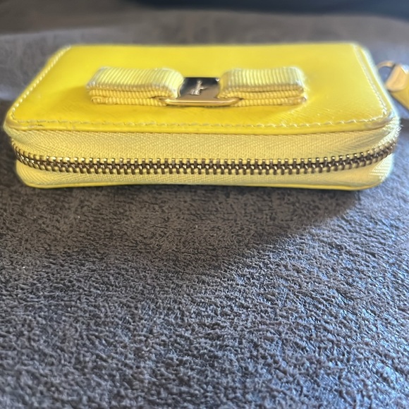 Salvatore Ferragamo Vara Leather Zip Around Coin Purse - Picture 6 of 8